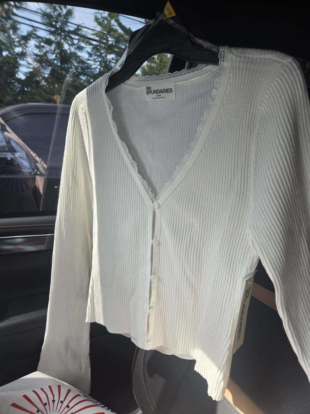 No Boundaries Cream Ribbed Button-Front V-Neck Top - Picture 2 of 4